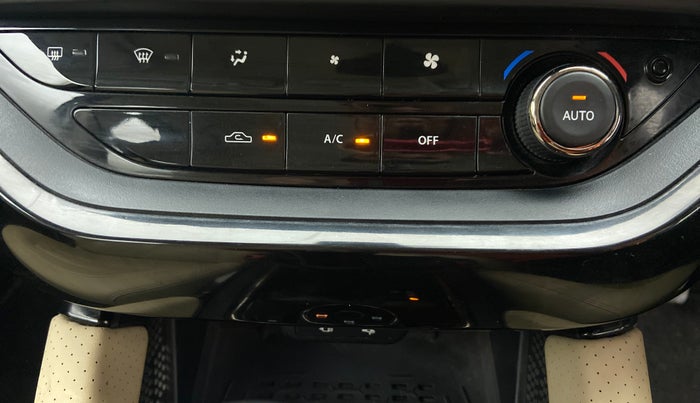 2021 Tata Safari XZA+ ADVENTURE, Diesel, Automatic, 8,975 km, Automatic Climate Control