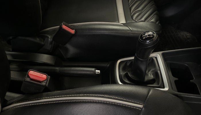 2019 Maruti Swift VXI, Petrol, Manual, 49,741 km, Gear Lever
