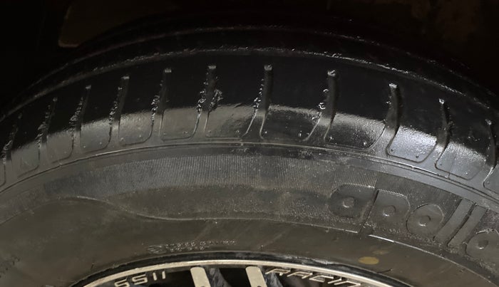 2019 Maruti Swift VXI, Petrol, Manual, 49,741 km, Left Front Tyre Tread