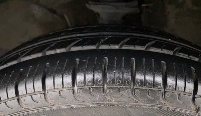 2020 Maruti Alto VXI PLUS, Petrol, Manual, 66,938 km, Left Front Tyre Tread