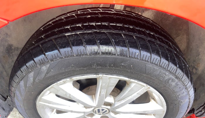 2012 Volkswagen Polo HIGHLINE1.2L, Petrol, Manual, 94,426 km, Left Front Tyre Tread