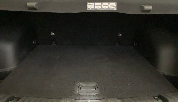 2017 Jeep Compass LIMITED 1.4 PETROL AT, Petrol, Automatic, 73,632 km, Boot Inside