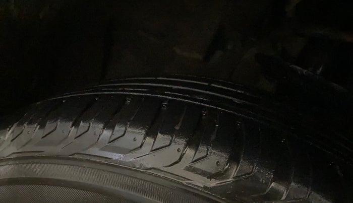 2017 Jeep Compass LIMITED 1.4 PETROL AT, Petrol, Automatic, 73,632 km, Left Front Tyre Tread