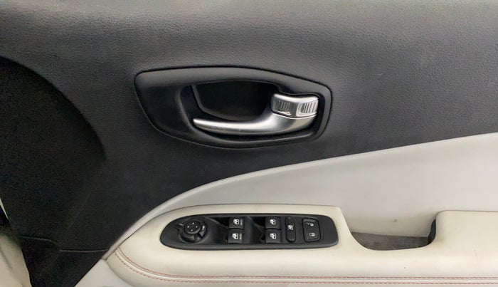 2017 Jeep Compass LIMITED 1.4 PETROL AT, Petrol, Automatic, 73,632 km, Driver Side Door Panels Control