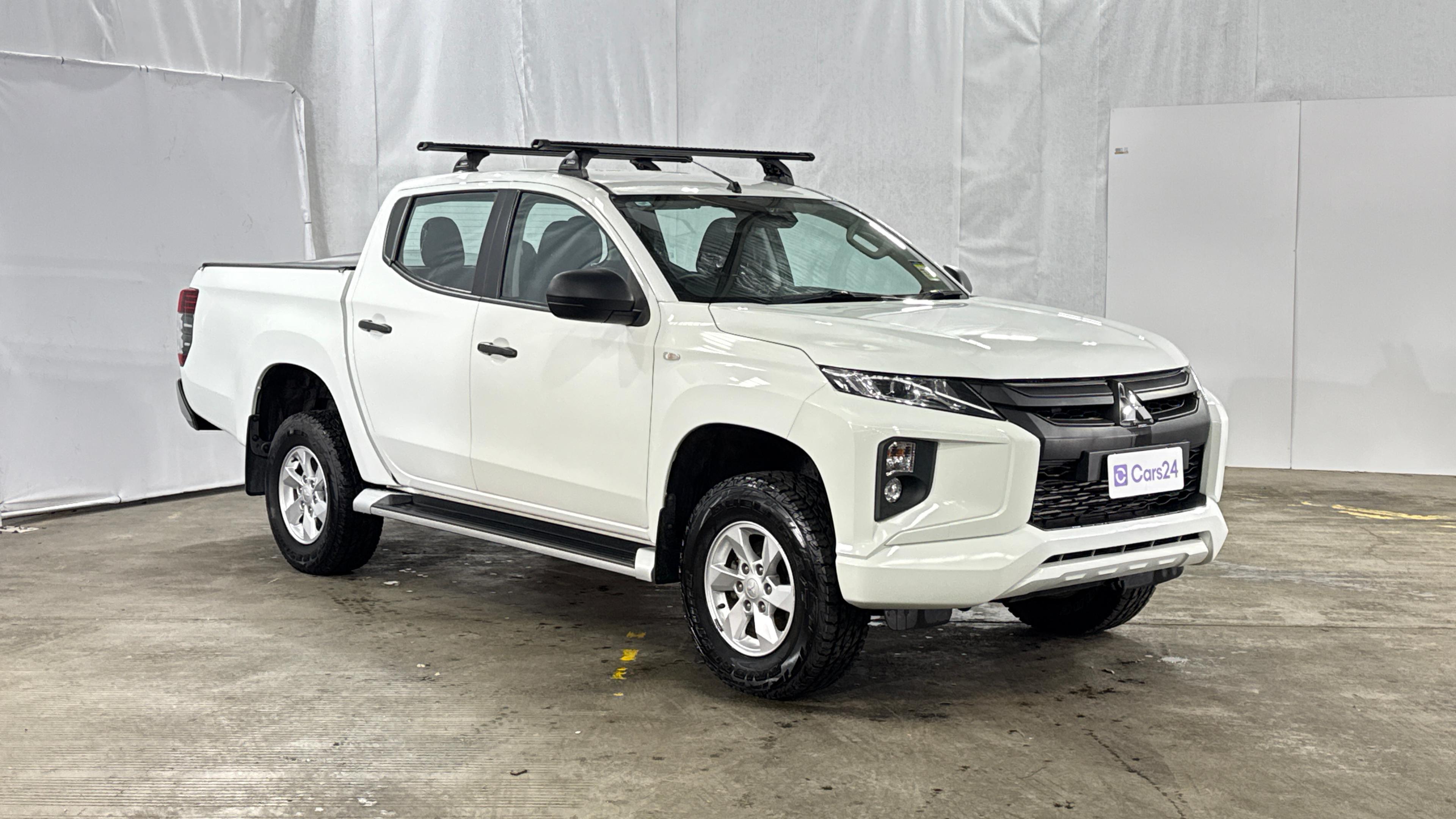 Mitsubishi Triton image