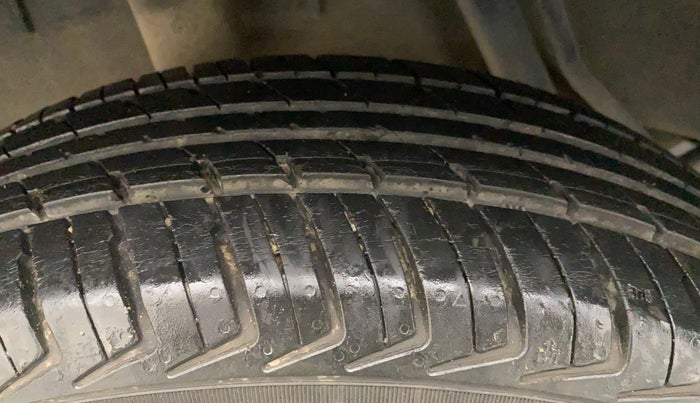 2019 Renault Kwid CLIMBER 1.0 AMT, Petrol, Automatic, 35,567 km, Right Rear Tyre Tread