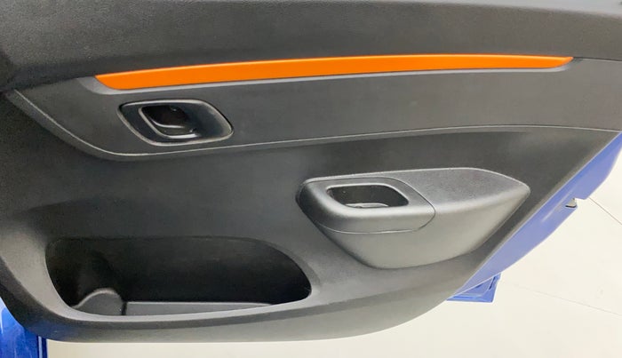 2019 Renault Kwid CLIMBER 1.0 AMT, Petrol, Automatic, 35,567 km, Driver Side Door Panels Control