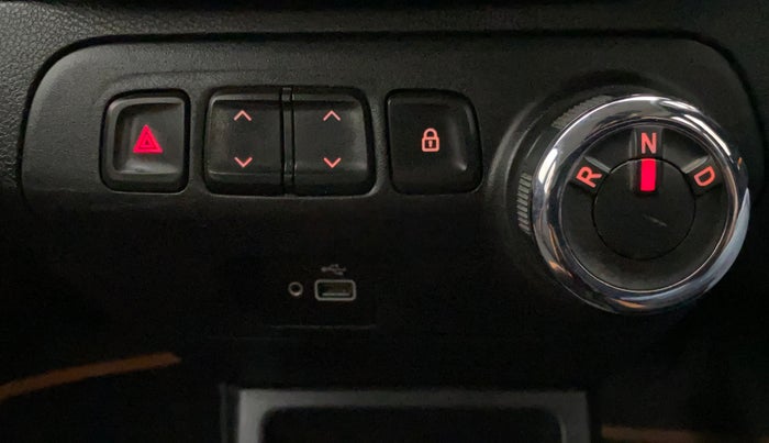 2019 Renault Kwid CLIMBER 1.0 AMT, Petrol, Automatic, 35,567 km, Gear Lever