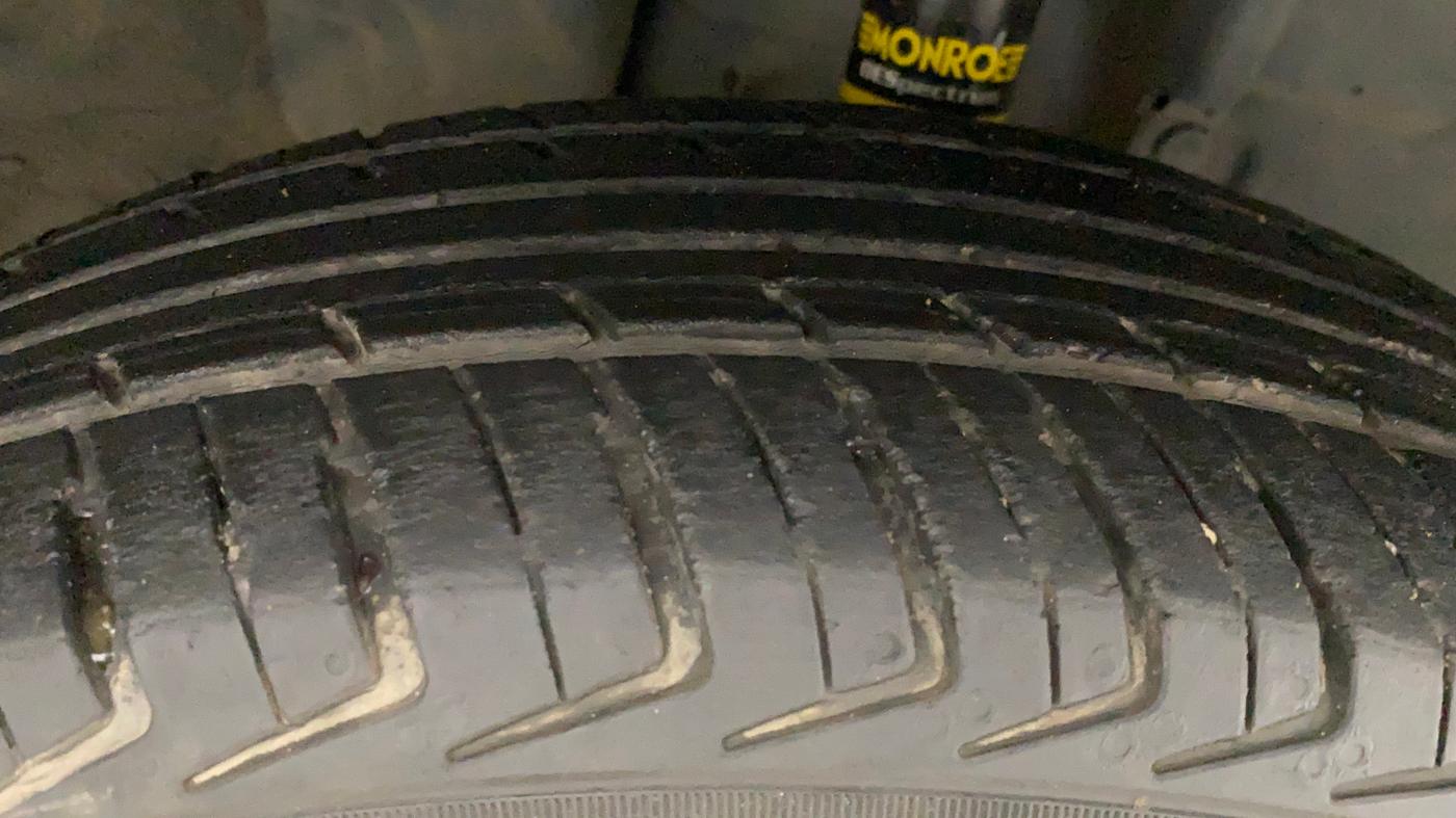 2019 Renault Kwid CLIMBER 1.0 AMT, Petrol, Automatic, 35,567 km, Right Front Tyre Tread
