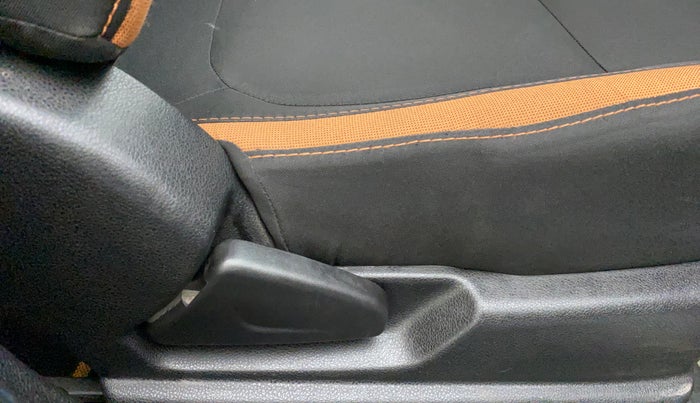 2019 Renault Kwid CLIMBER 1.0 AMT, Petrol, Automatic, 35,567 km, Driver Side Adjustment Panel