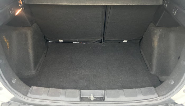 2021 Tata NEXON XZ+ SUNROOF 1.5 RTQ, Diesel, Manual, 20,646 km, Boot Inside