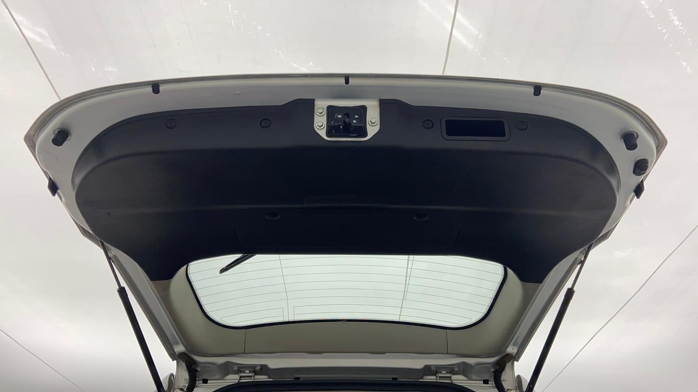 2018 Mahindra XUV500 W7 FWD, Diesel, Manual, 68,134 km, Boot Door Open