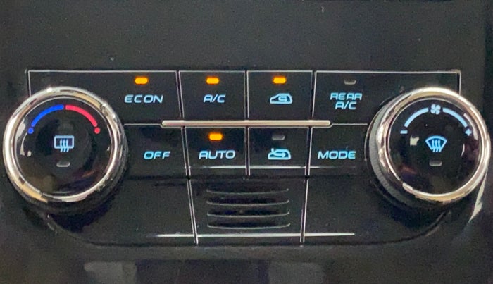 2018 Mahindra XUV500 W7 FWD, Diesel, Manual, 68,134 km, Automatic Climate Control