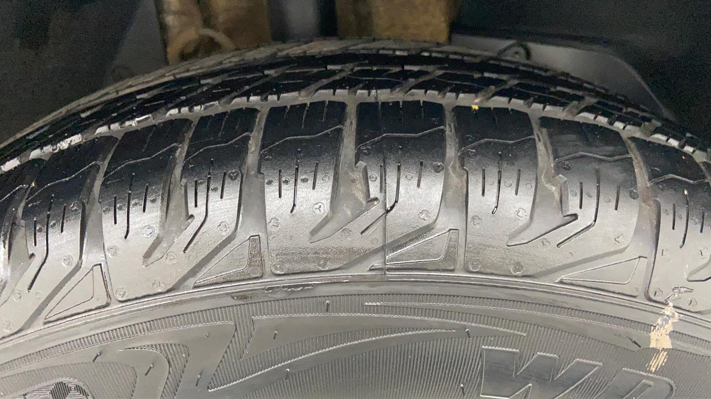 2018 Mahindra XUV500 W7 FWD, Diesel, Manual, 68,134 km, Right Front Tyre Tread