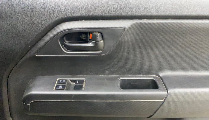 2022 Maruti New Wagon-R LXI CNG (O) 1.0, CNG, Manual, 68,657 km, Driver Side Door Panels Control