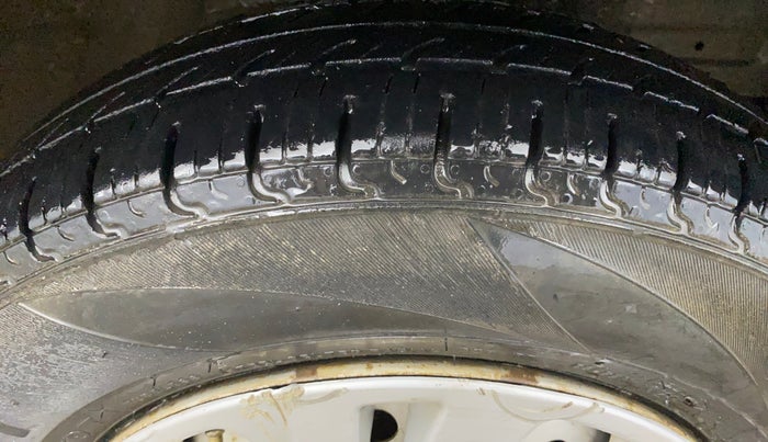 2022 Maruti New Wagon-R LXI CNG (O) 1.0, CNG, Manual, 68,657 km, Right Front Tyre Tread