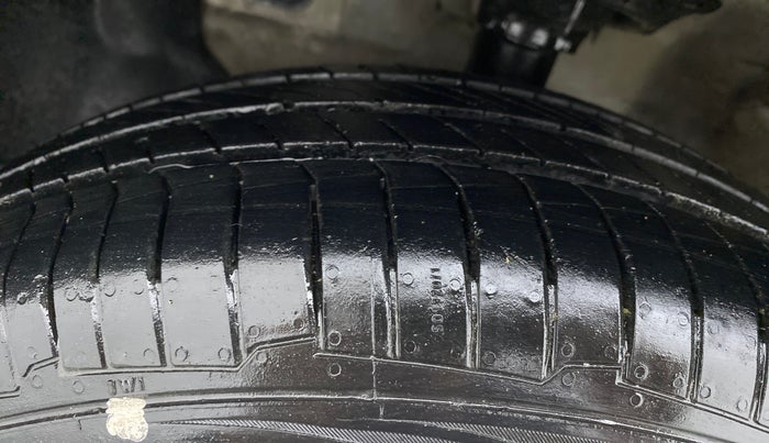 2016 Hyundai Elite i20 MAGNA 1.2, Petrol, Manual, 66,630 km, Left Front Tyre Tread