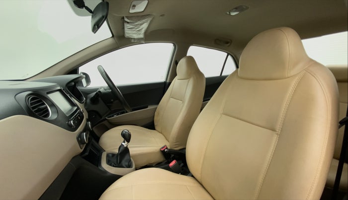 2017 Hyundai Xcent SX 1.2 (O), Petrol, Manual, 36,140 km, Right Side Front Door Cabin