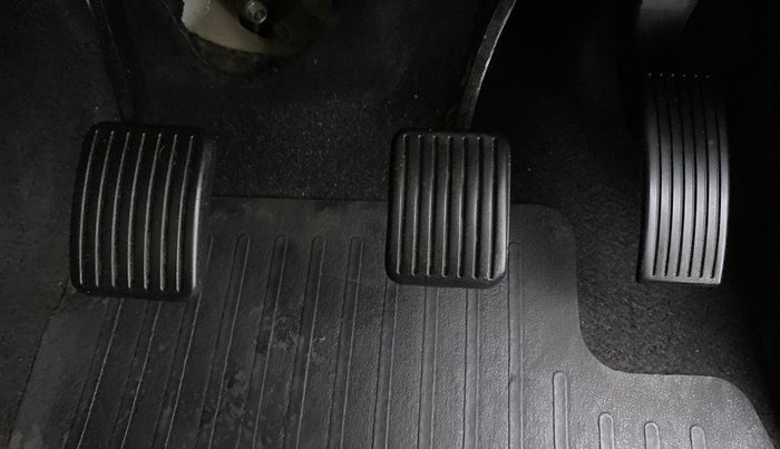 2017 Hyundai Xcent SX 1.2 (O), Petrol, Manual, 36,140 km, Pedals