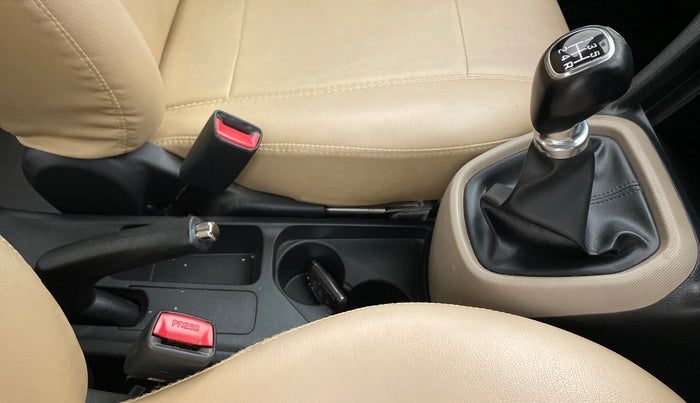 2017 Hyundai Xcent SX 1.2 (O), Petrol, Manual, 36,140 km, Gear Lever