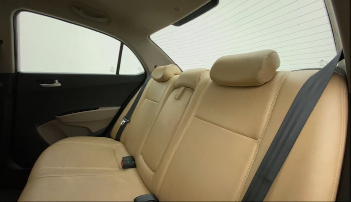 2017 Hyundai Xcent SX 1.2 (O), Petrol, Manual, 36,140 km, Right Side Rear Door Cabin