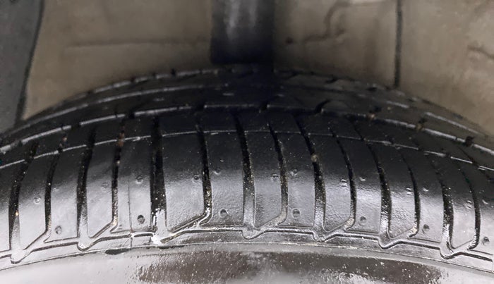 2017 Hyundai Xcent SX 1.2 (O), Petrol, Manual, 36,140 km, Right Rear Tyre Tread