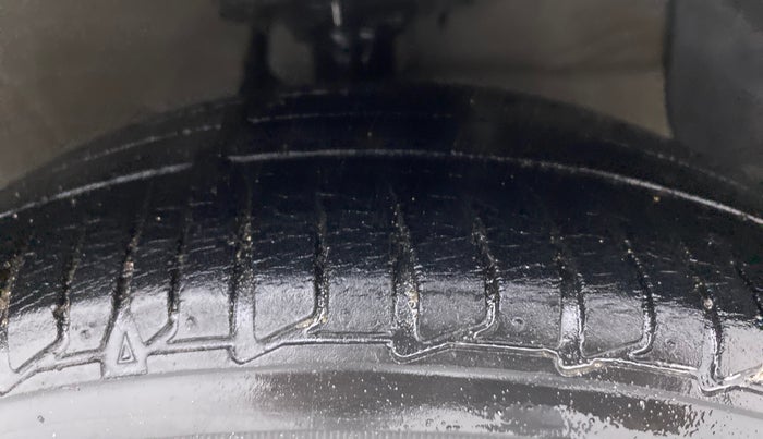 2017 Hyundai Xcent SX 1.2 (O), Petrol, Manual, 36,140 km, Right Front Tyre Tread