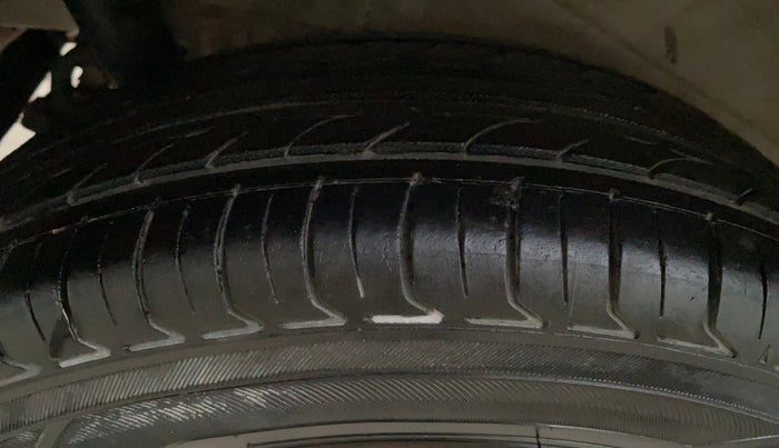 2014 Maruti Wagon R 1.0 VXI, CNG, Manual, 92,726 km, Right Rear Tyre Tread