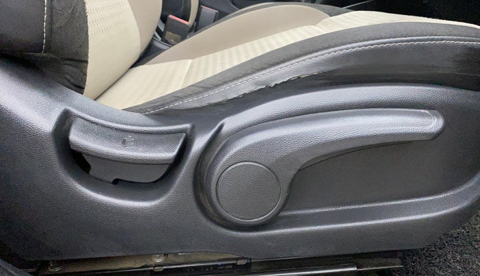 2018 Hyundai Elite i20 ASTA 1.2, Petrol, Manual, 39,250 km, Driver Side Adjustment Panel