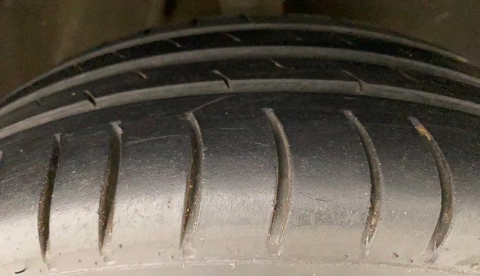 2016 Maruti Alto K10 VXI, Petrol, Manual, 81,210 km, Right Front Tyre Tread