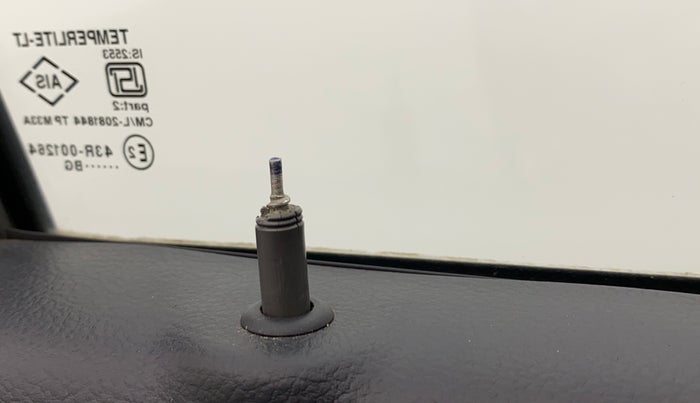 2016 Maruti Alto K10 VXI, Petrol, Manual, 81,210 km, Lock system - Door lock knob has minor damage