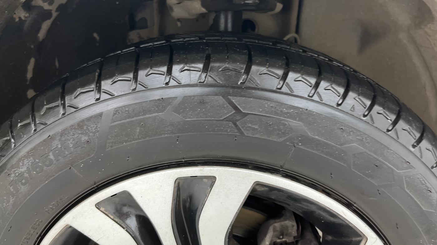 2022 Tata TIGOR XZ PLUS CNG, CNG, Manual, 49,066 km, Right Front Tyre Tread