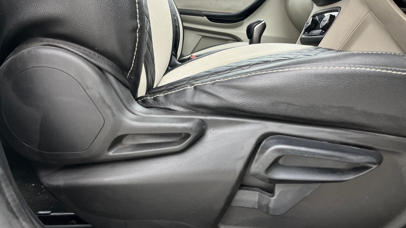 2022 Tata TIGOR XZ PLUS CNG, CNG, Manual, 49,066 km, Driver Side Adjustment Panel