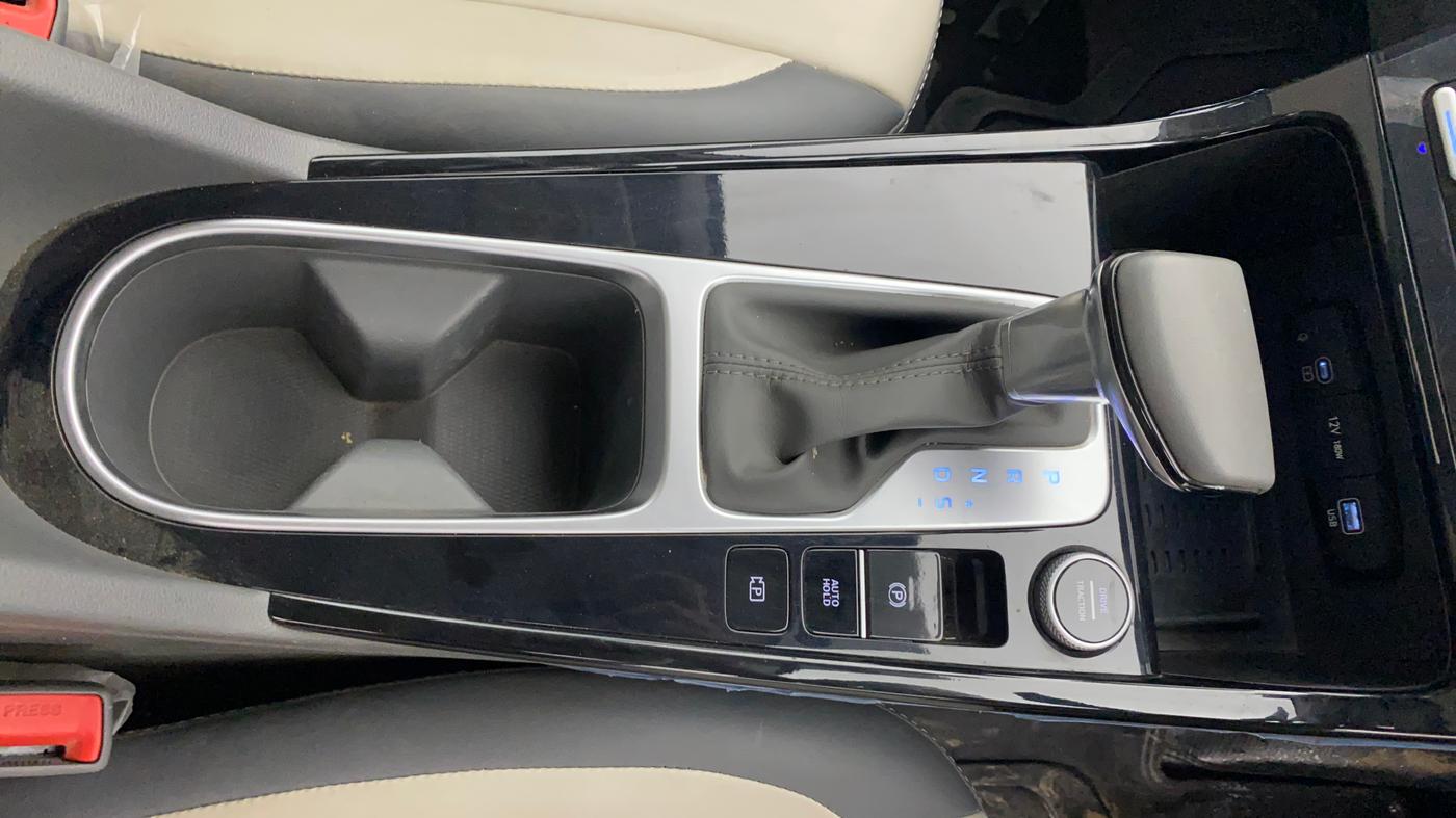 2024 Hyundai Creta SX TECH 1.5 PETROL iVT, Petrol, Automatic, 23,148 km, Gear Lever