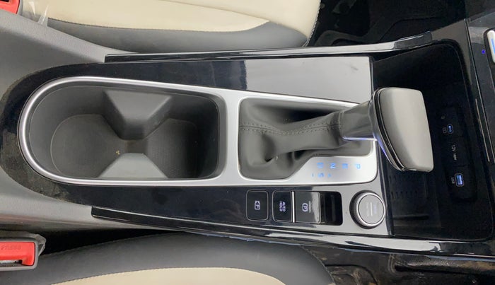 2024 Hyundai Creta SX TECH 1.5 PETROL iVT, Petrol, Automatic, 23,148 km, Gear Lever