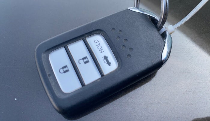 2022 Honda Amaze 1.2L I-VTEC VX, Petrol, Manual, 34,195 km, Key Close Up