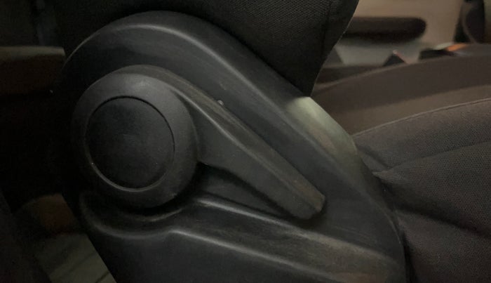 2021 Tata ALTROZ XE PETROL, Petrol, Manual, 38,819 km, Driver Side Adjustment Panel