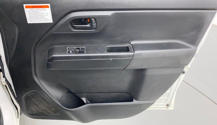 2020 Maruti New Wagon-R LXI CNG 1.0, CNG, Manual, 60,618 km, Driver Side Door Panels Control