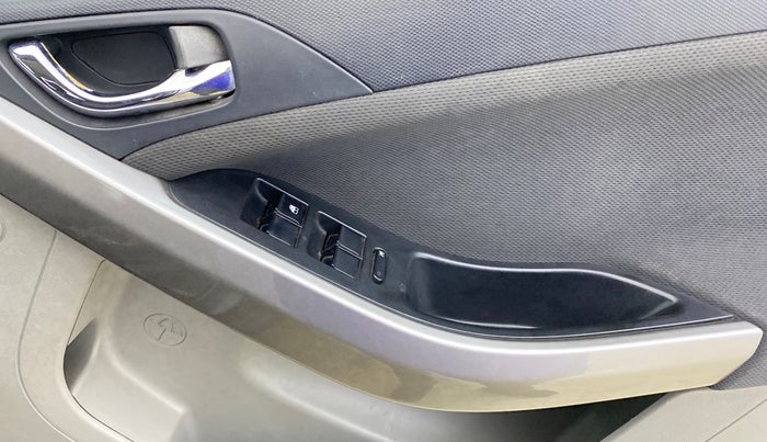 2019 Tata NEXON XZA PLUS PETROL, Petrol, Automatic, 73,158 km, Driver Side Door Panels Control