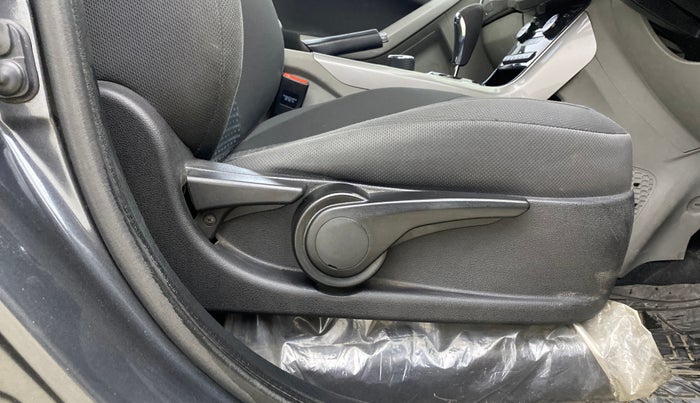 2019 Tata NEXON XZA PLUS PETROL, Petrol, Automatic, 73,158 km, Driver Side Adjustment Panel