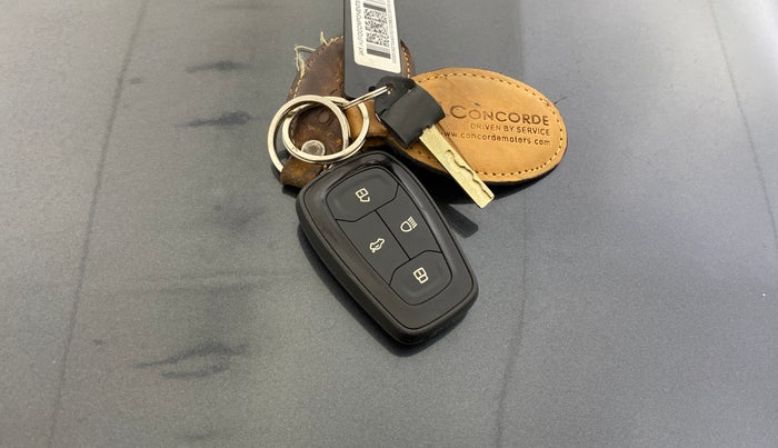 2019 Tata NEXON XZA PLUS PETROL, Petrol, Automatic, 73,158 km, Key Close Up