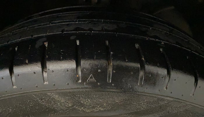 2018 Maruti Baleno DELTA PETROL 1.2, Petrol, Manual, 34,960 km, Right Front Tyre Tread