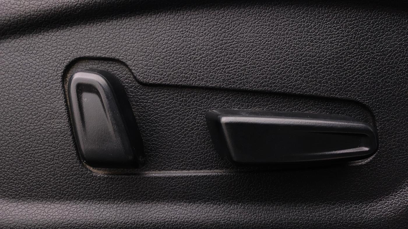 2021 Hyundai Creta SX (O) IVT 1.5 PETROL, Petrol, Automatic, 1,09,644 km, Driver Side Adjustment Panel
