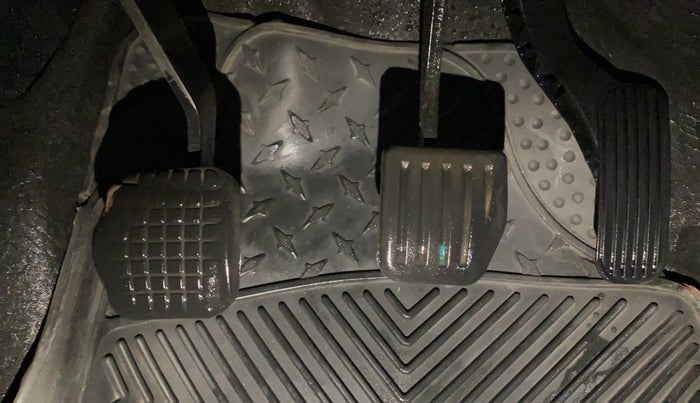 2020 Tata Harrier XE 2.0L KRYOTEC, Diesel, Manual, 92,436 km, Pedals