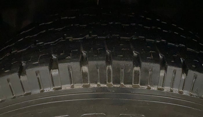 2020 Tata Harrier XE 2.0L KRYOTEC, Diesel, Manual, 92,436 km, Left Front Tyre Tread