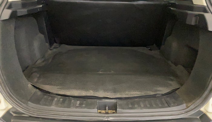 2020 Tata Harrier XE 2.0L KRYOTEC, Diesel, Manual, 92,436 km, Boot Inside