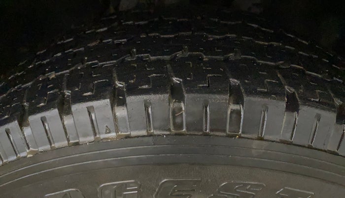 2020 Tata Harrier XE 2.0L KRYOTEC, Diesel, Manual, 92,436 km, Right Front Tyre Tread