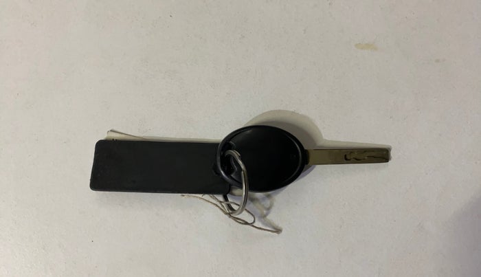 2020 Tata Harrier XE 2.0L KRYOTEC, Diesel, Manual, 92,436 km, Key Close Up