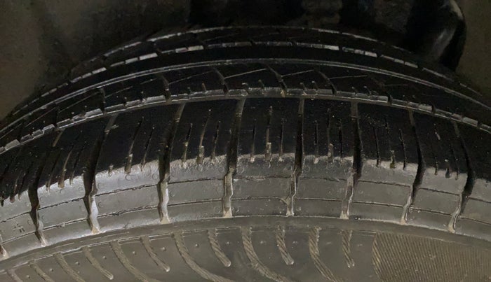 2020 Tata Harrier XE 2.0L KRYOTEC, Diesel, Manual, 92,436 km, Right Rear Tyre Tread