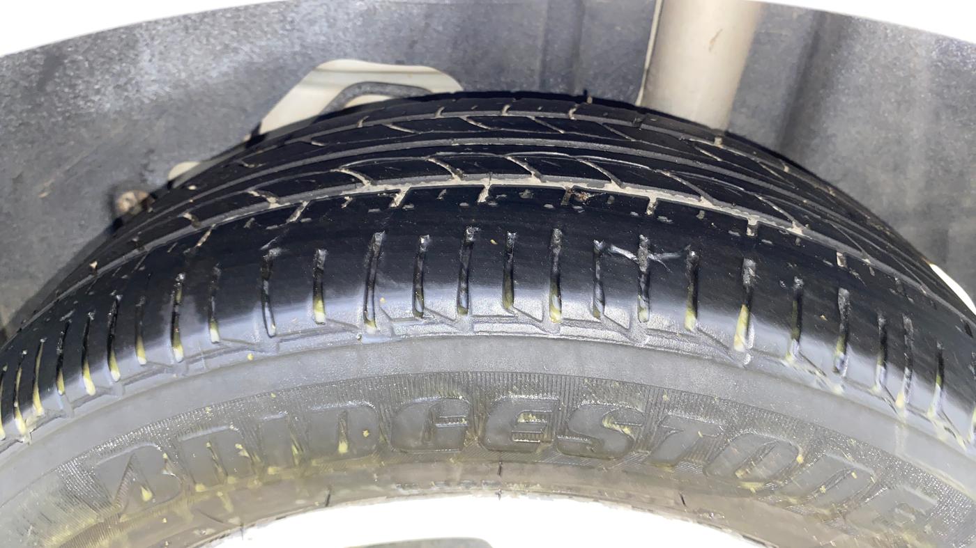 2017 Ford New Figo TITANIUM 1.2 PETROL MT, Petrol, Manual, 47,608 km, Left Rear Tyre Tread